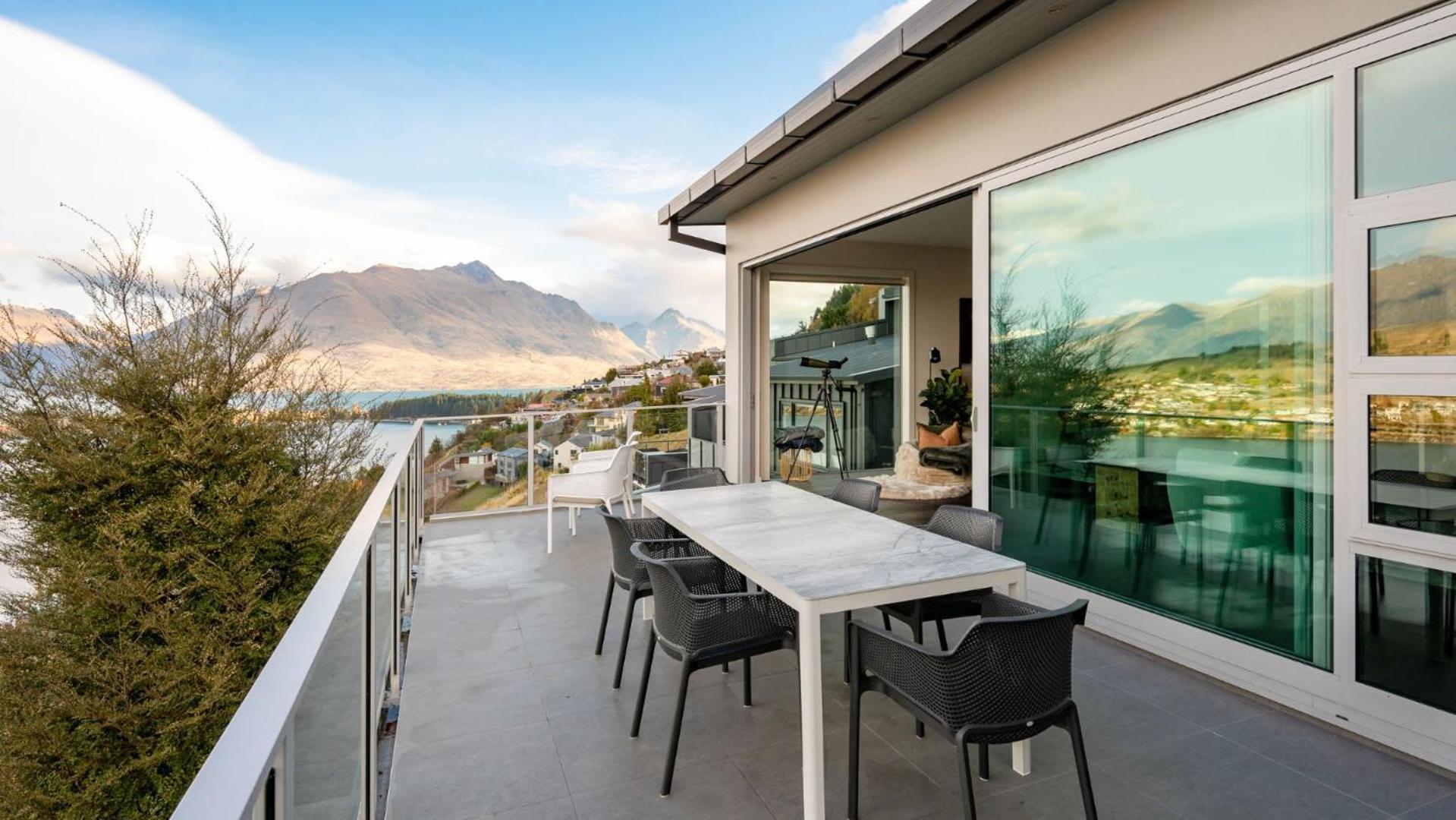 Tahuna Vista-Fire Place-Hot Tub -Free Parking -Bbq Queenstown Exterior photo