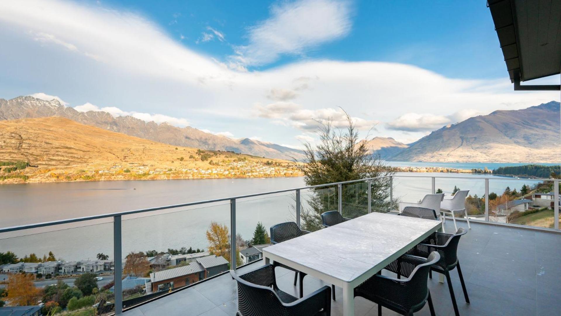 Tahuna Vista-Fire Place-Hot Tub -Free Parking -Bbq Queenstown Exterior photo