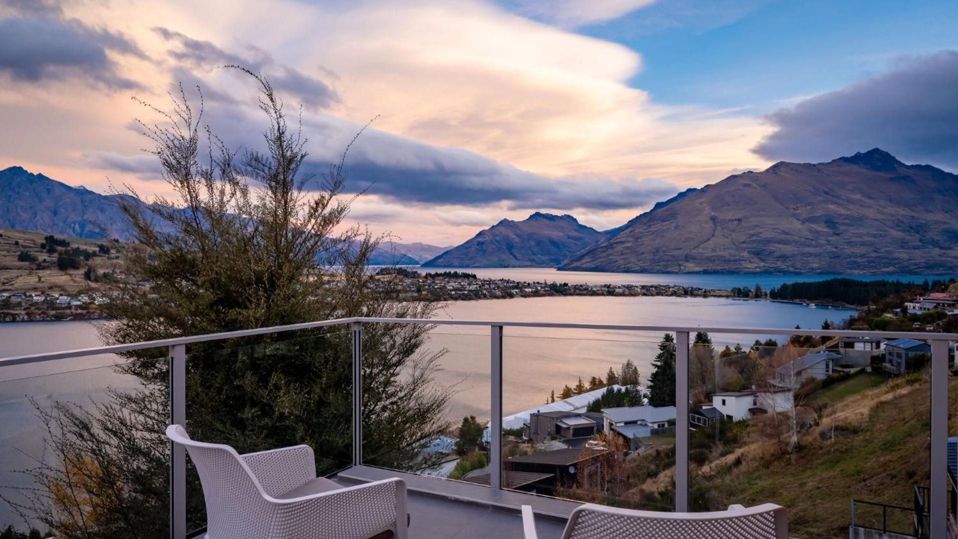 Tahuna Vista-Fire Place-Hot Tub -Free Parking -Bbq Queenstown Exterior photo